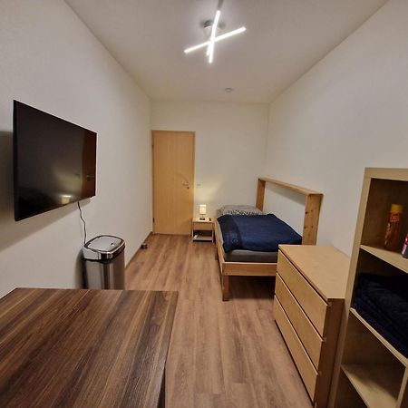 Einzelzimmer In Ruhiger Lage --- Check-In Mit Schluesselkasten Meppen Bagian luar foto