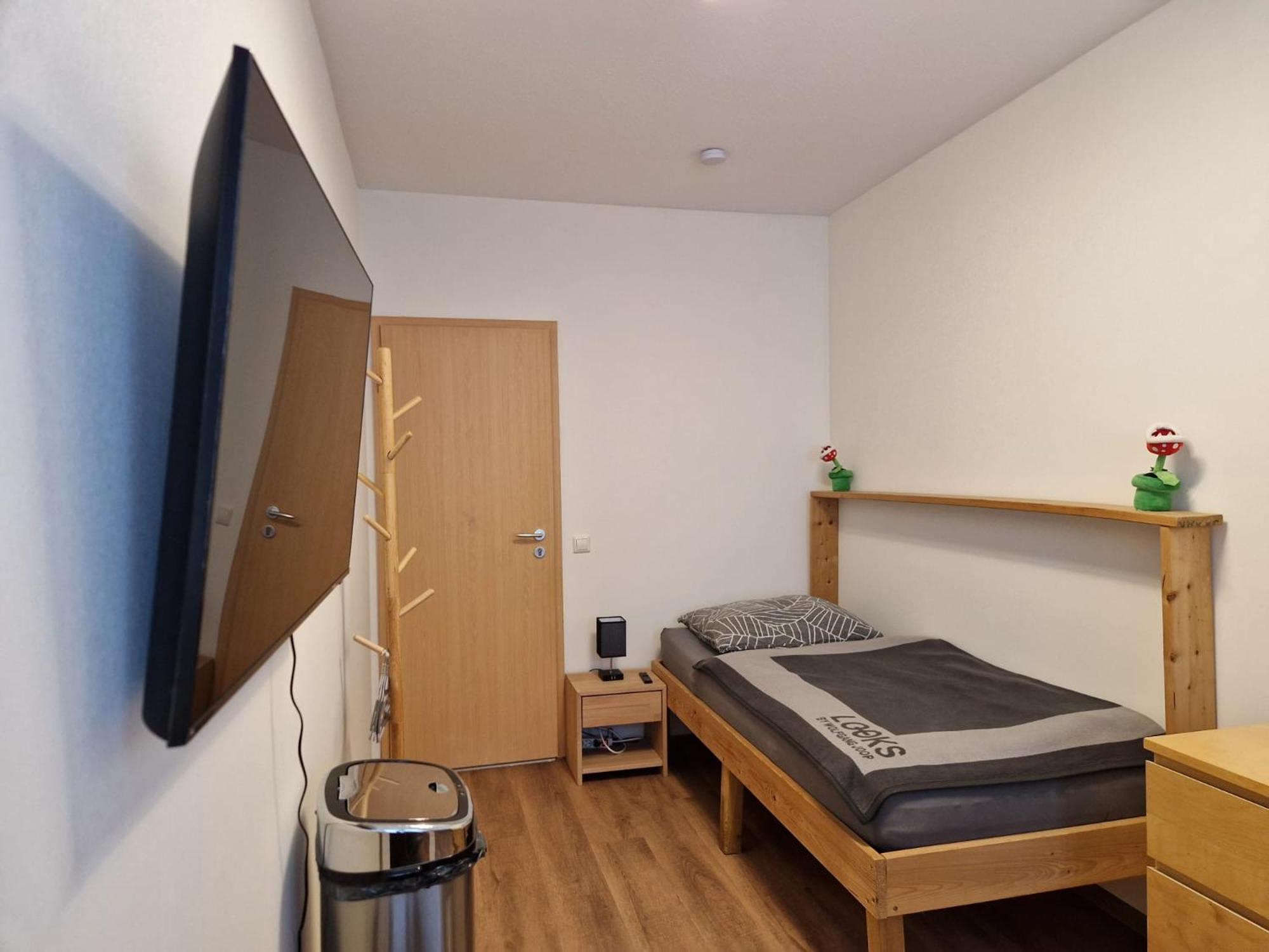 Einzelzimmer In Ruhiger Lage --- Check-In Mit Schluesselkasten Meppen Bagian luar foto